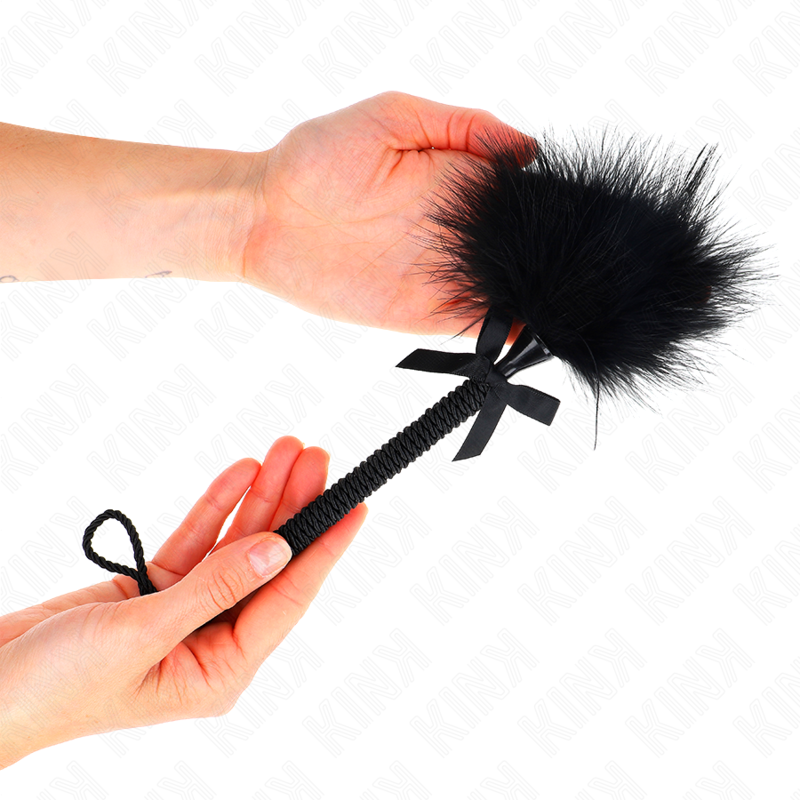 KINK - NYLON ROPE WAND WITH TICKLE FEATHERS AND BLACK BOW 25 CM