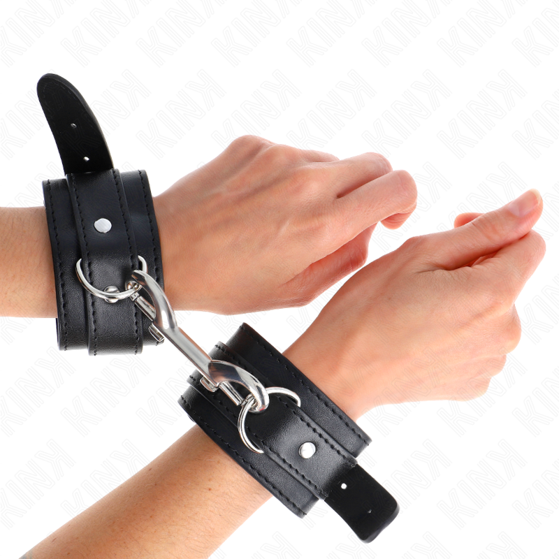 KINK - WRIST RESTRAINTS-SINGLE RIVET ROW BLACK ADJUSTABLE 17-28 CM X 5 CM