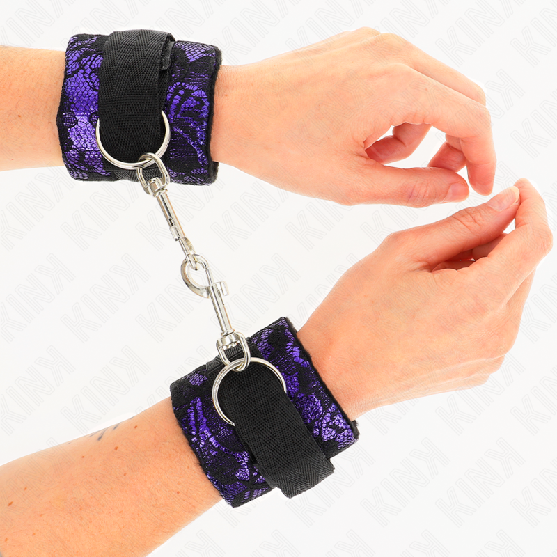 KINK - SHORT VELVET LACE WRIST RESTRAINTS AND NYLON BIND PURPLE / BLACK 23 X 6.5 CM